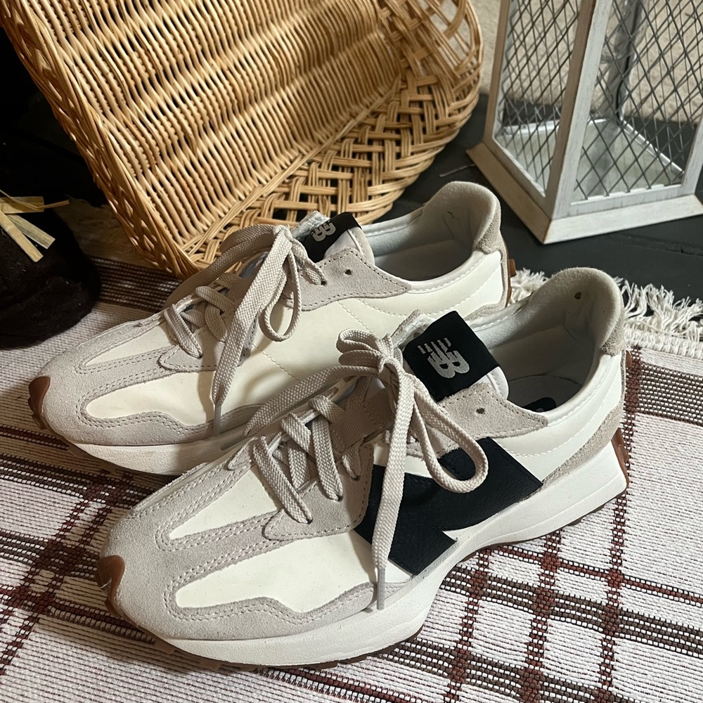 Womens New Balance 327 Athletic Shoe - Moonbeam / Black